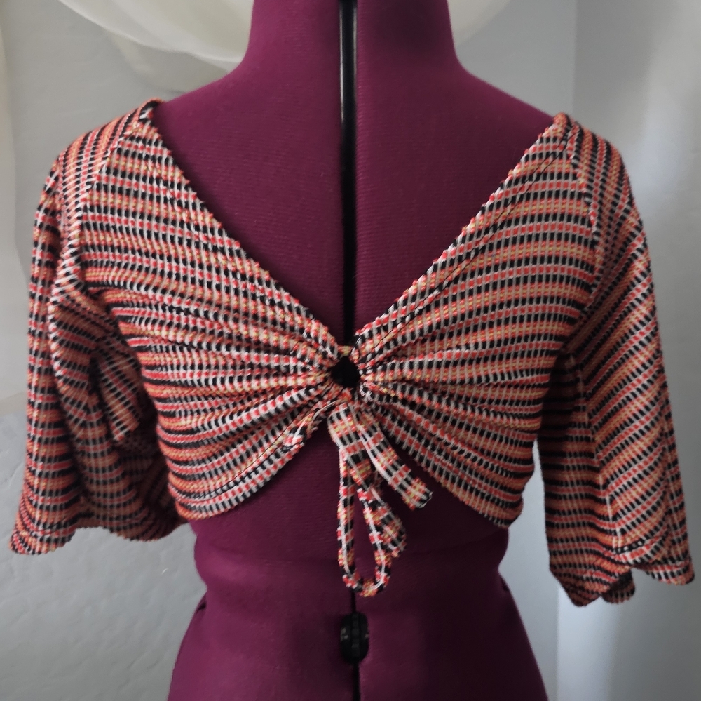 Small Urban Outfitters Crop Top
